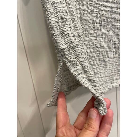 Gray and white woven ladies top L - Picture 3 of 10